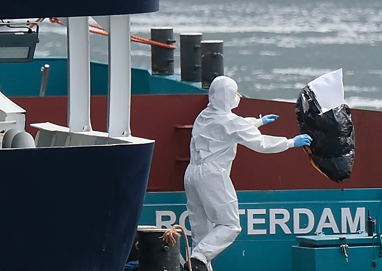 Laboratory technicians at South Africa’s NICD analysing cruise ship samples that revealed a Seoul‑type hantavirus