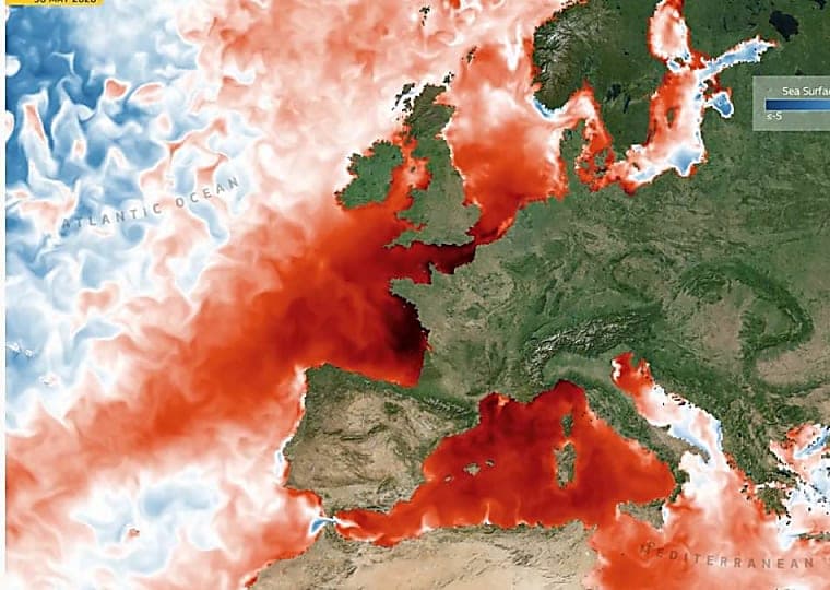 Heat map of the Atlantic Ocean showing temperature anomalies above normal, with a focus on the region affecting West Africa.